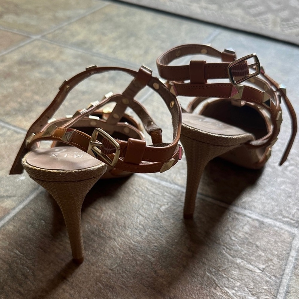 Mix No. 6 Tan and Gold Strappy Heels - Picture 5 of 10
